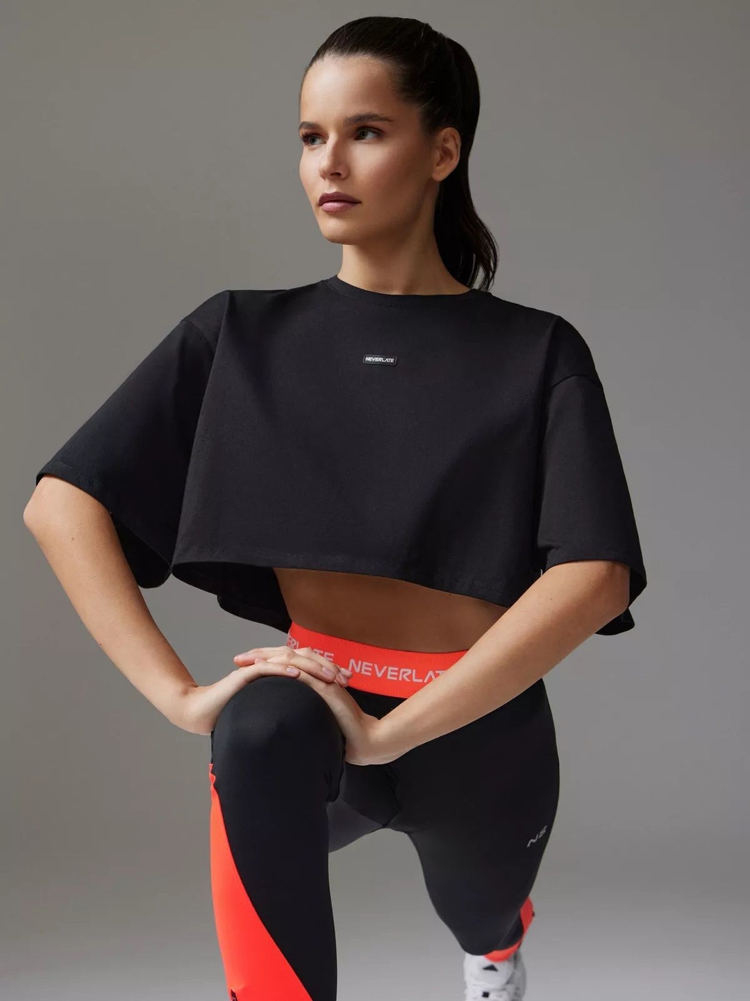 Женская укороченная футболка оверсайз Neverlate | Фото 1