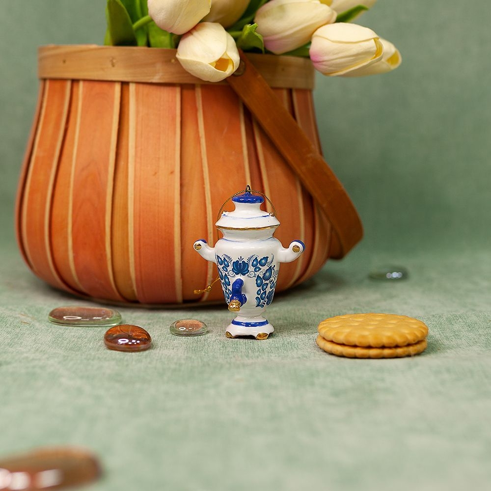 Ёлочная игрушка Самовар синий с цветами Ярославская керамика | Фото 1