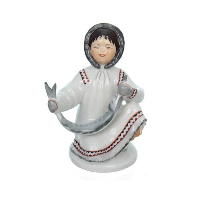 Скульптура ИФЗ Якутка с севрюгой | Фото 1