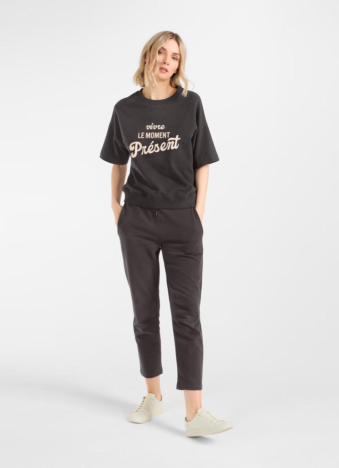 Женская футболка с принтом JUVIA | Фото 3