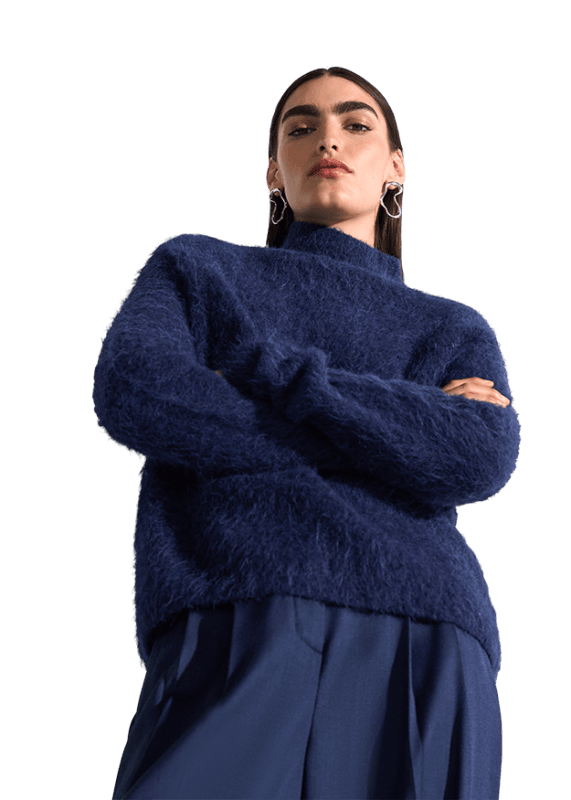 Женский свитер из пушистой пряжи RIANI | Фото 4