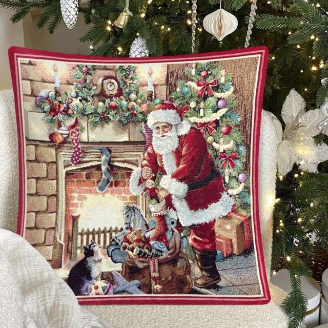 Подушка Санта у камина