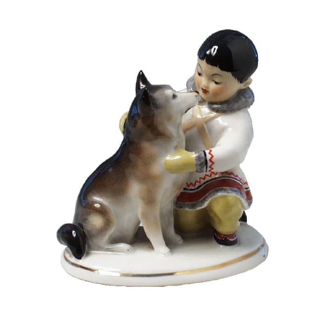 Скульптура ИФЗ Якут с собакой