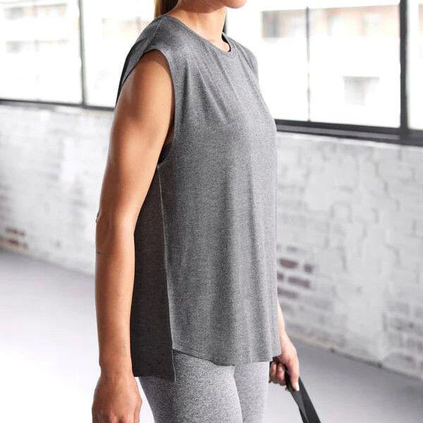 Женская спортивная футболка Ysabel Mora