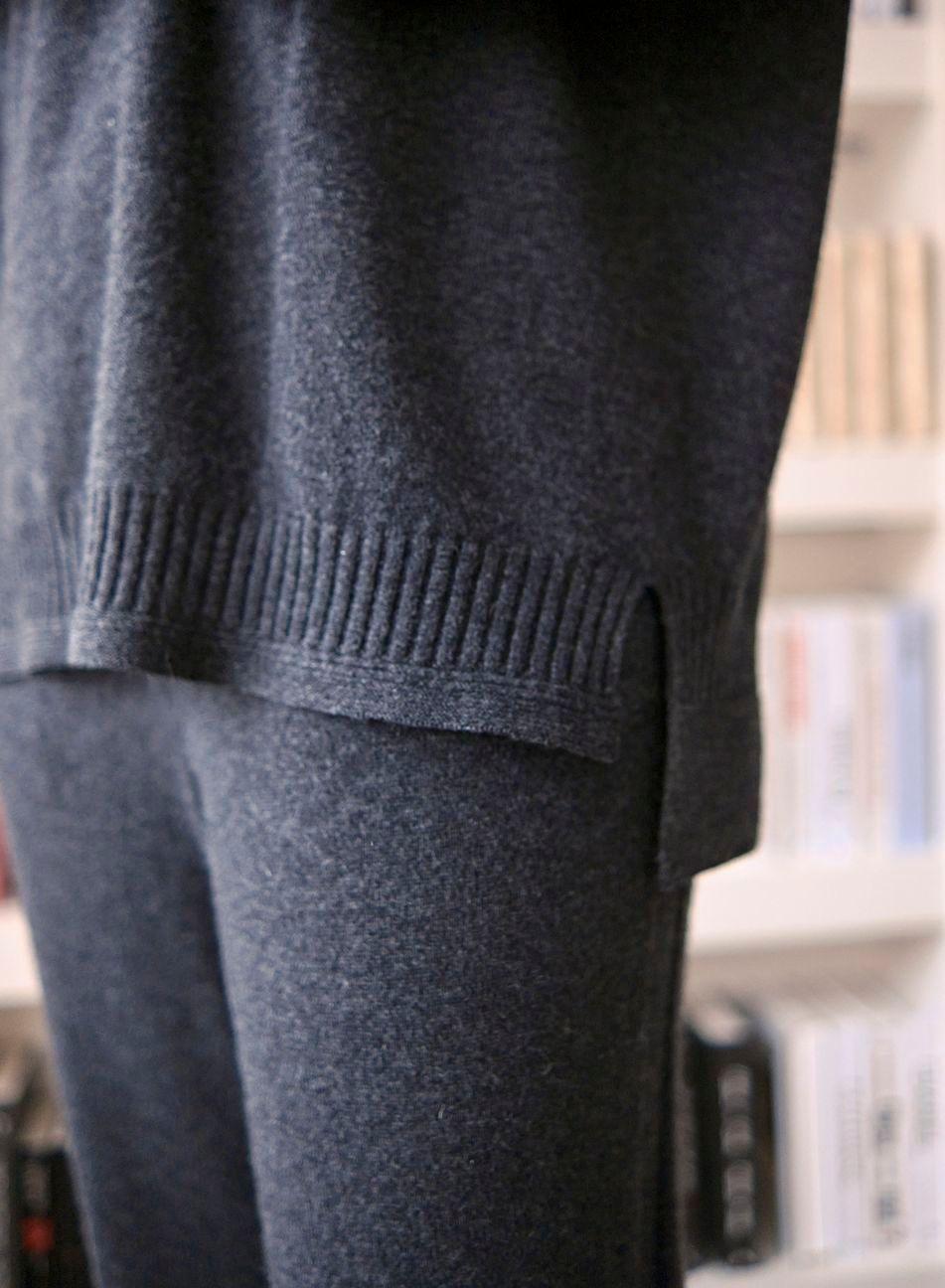 Женский кашемировый джемпер с брошью MIR CASHMERE | Фото 4