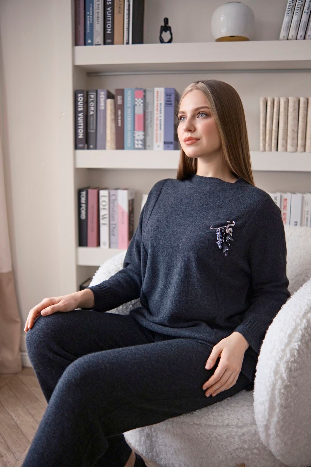 Женский кашемировый джемпер с брошью MIR CASHMERE | Фото 3