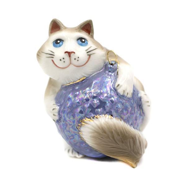 Ёлочная игрушка – символ года Котик с голубым шариком, Фарфоровая мануфактура, бежевый